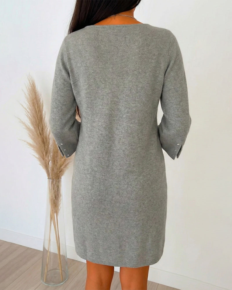 Dress with Round Neck Design, Three-Quarter Sleeves and Straight Silhouette