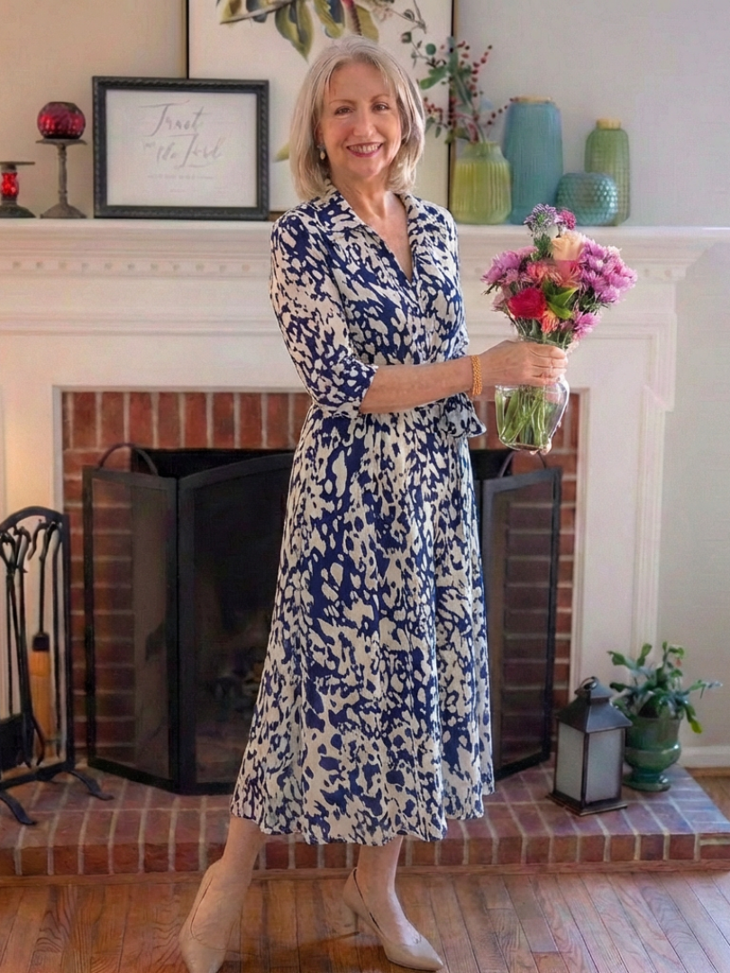 Oriana | Vestido midi de manga larga con cuello y lazo en la cintura