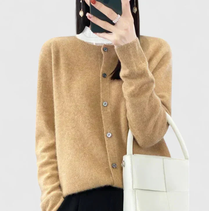 Sarah - Comfortable Cardigan