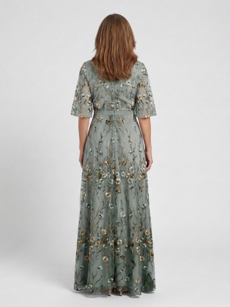 Evadne | Vestido Maxi Bordado con Escote en V