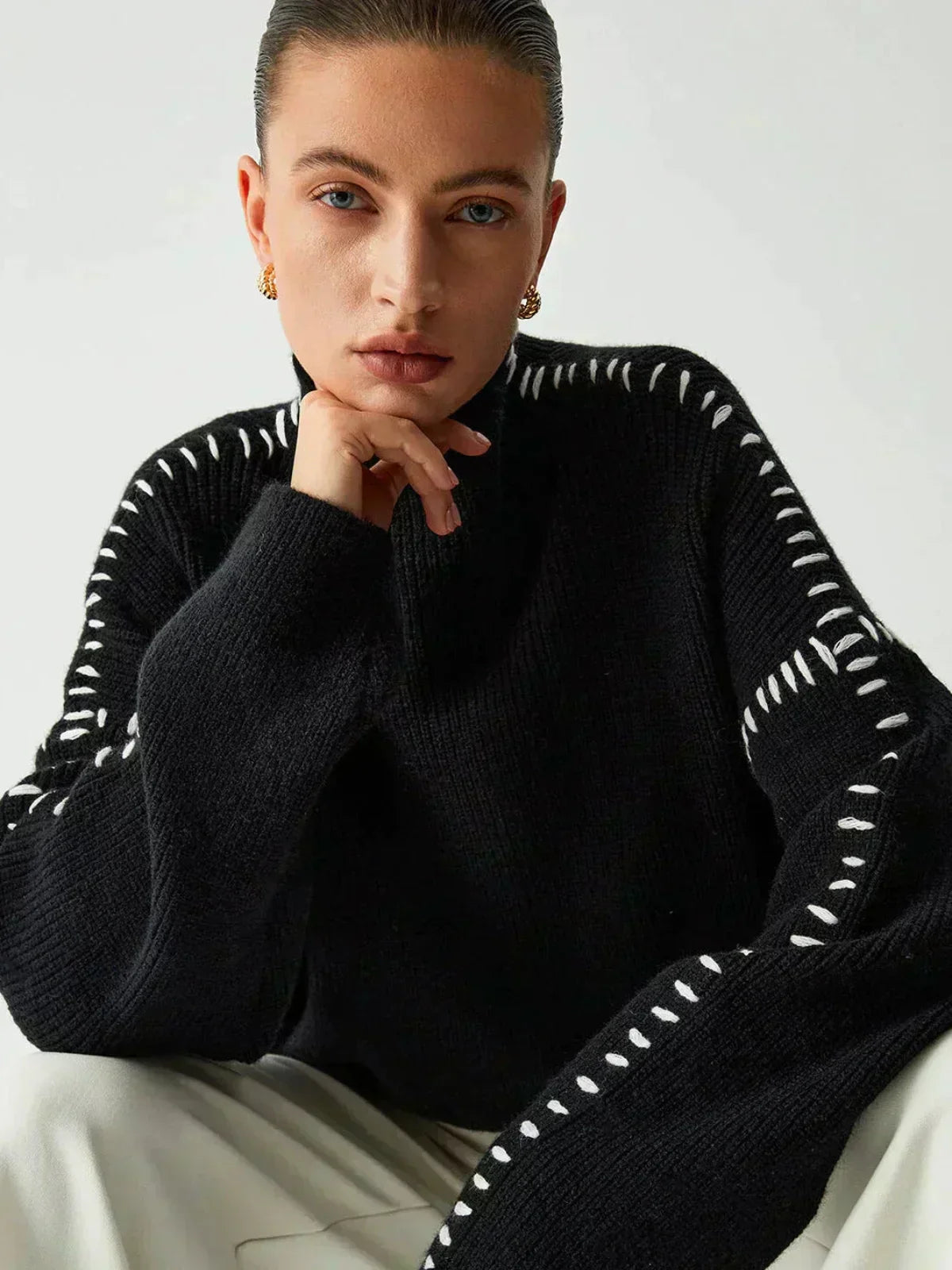 Nia - Cozy Sweater