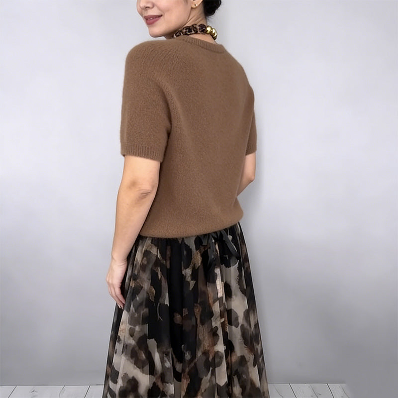 Two-Piece Women's Set Comprising a Sweater and Fluid Leopard Print Skirt